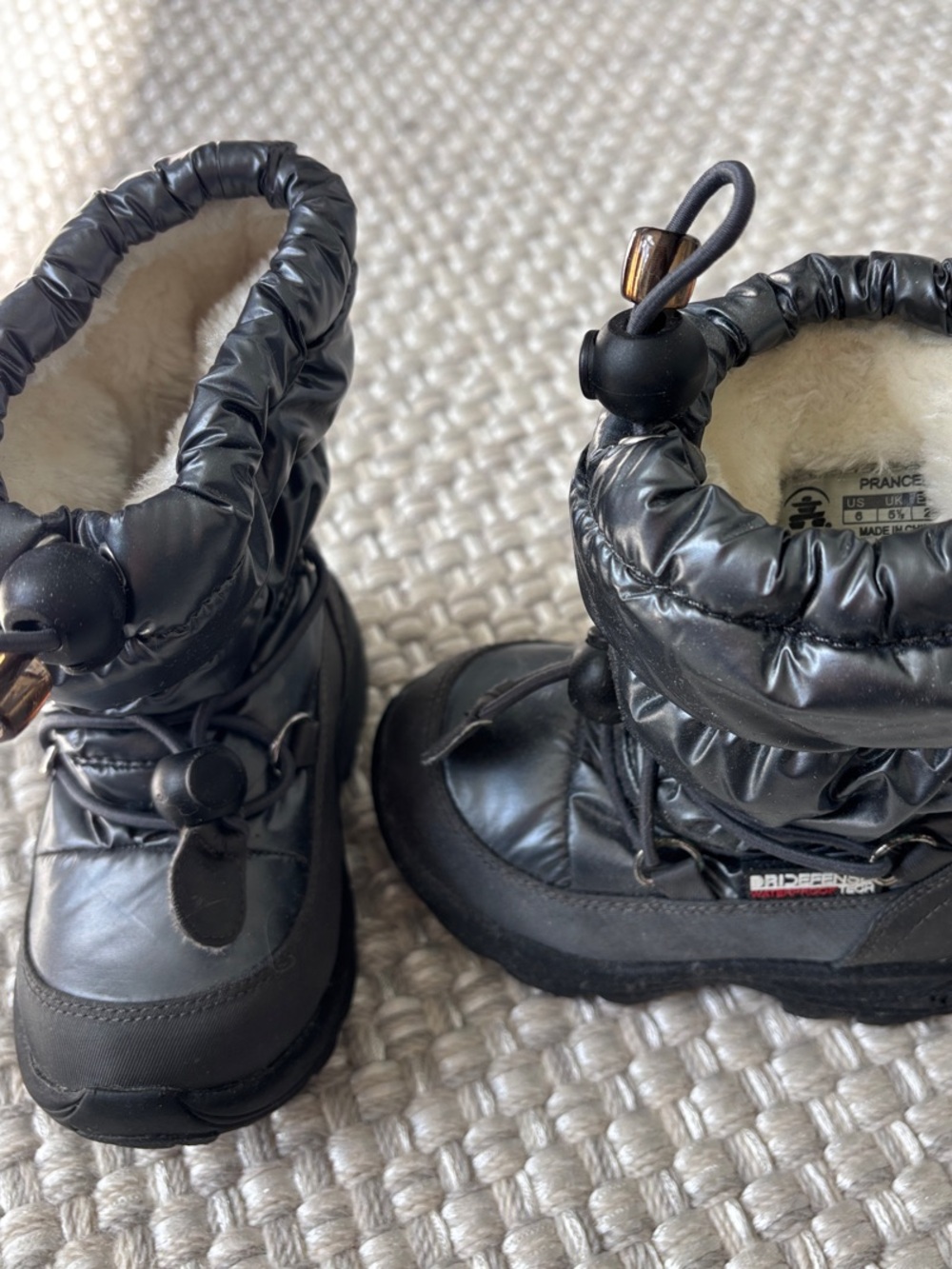 Kamik Black Kids Snow Boots with Faux Fur Cuff